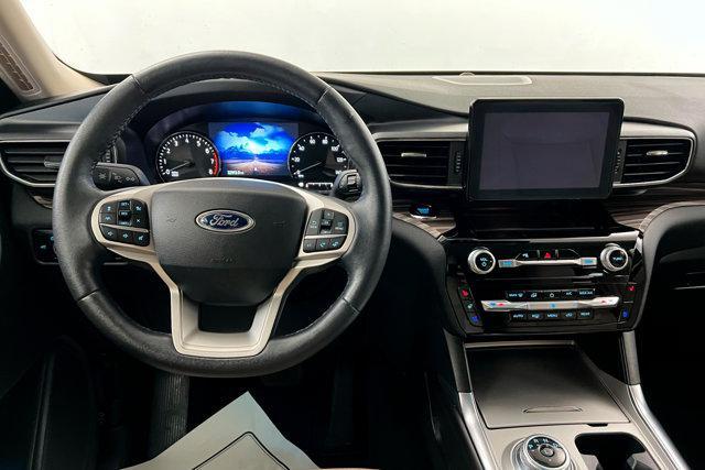 Photo of 2024 AGATE BLACK METALLIC Ford Explorer