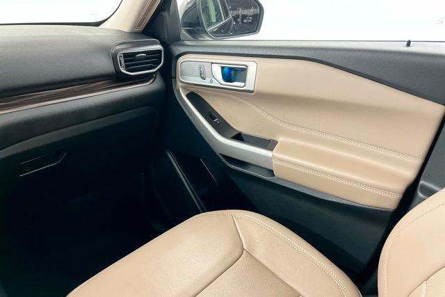 Photo of 2024 AGATE BLACK METALLIC Ford Explorer