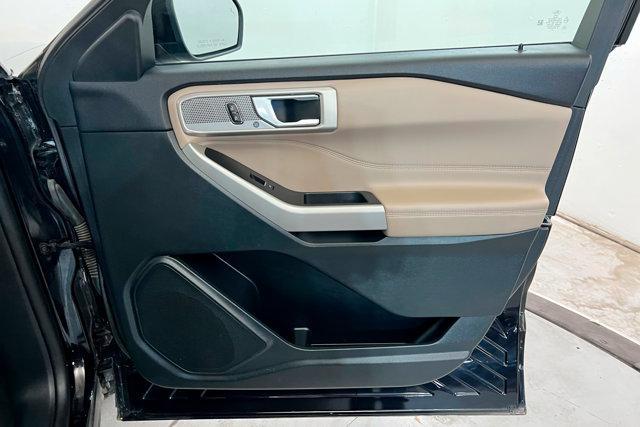 Photo of 2024 AGATE BLACK METALLIC Ford Explorer