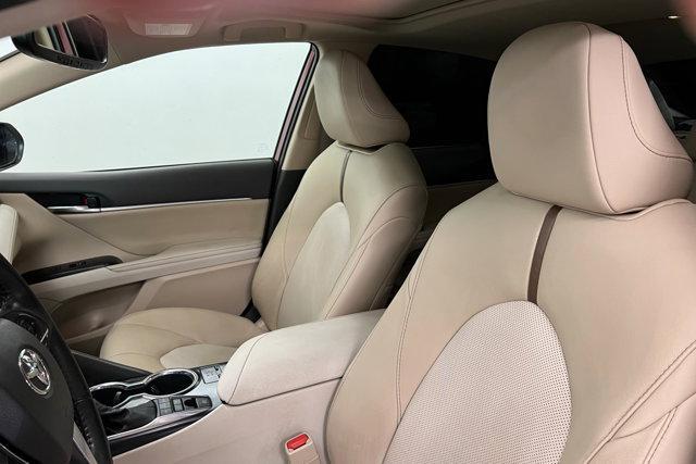 Photo of 2020 Ruby Flare Pearl Toyota Camry Hybrid