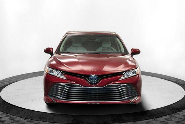 Photo of 2020 Ruby Flare Pearl Toyota Camry Hybrid
