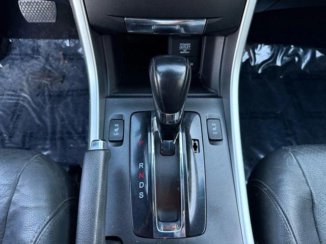 Photo of 2015 Still Night Pearl Honda Accord