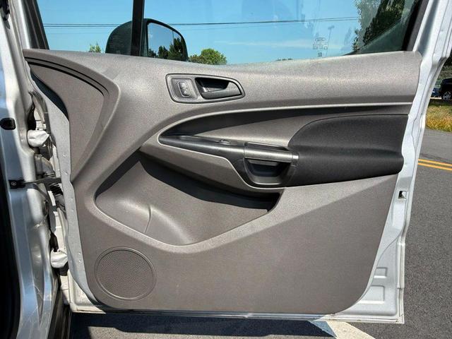 Photo of 2019 Silver Ford Transit Connect