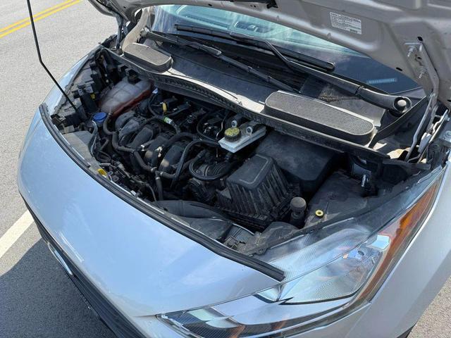 Photo of 2019 Silver Ford Transit Connect