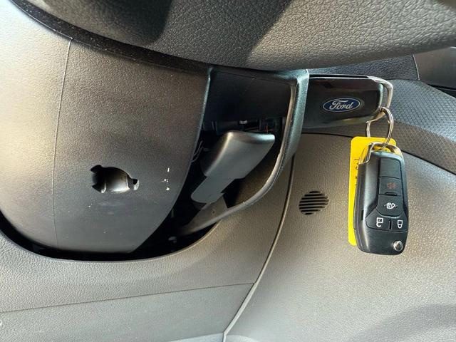 Photo of 2019 Silver Ford Transit Connect