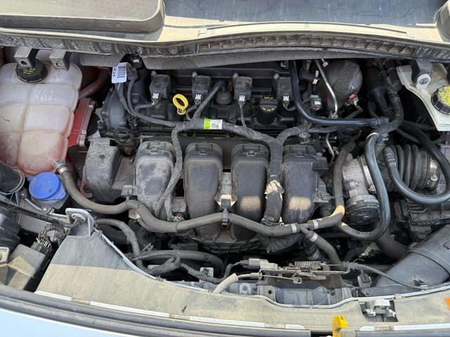 Photo of 2019 Silver Ford Transit Connect