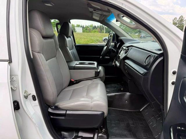 Photo of 2014 Super White Toyota Tundra