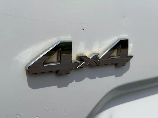 Photo of 2014 Super White Toyota Tundra