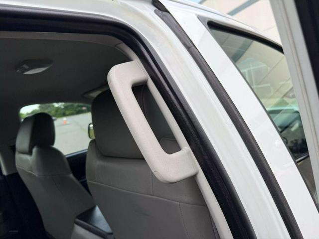 Photo of 2014 Super White Toyota Tundra