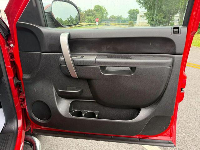 Photo of 2013 Red Chevrolet Silverado 1500