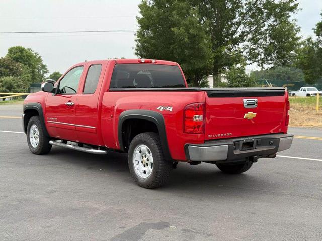 Photo of 2013 Red Chevrolet Silverado 1500