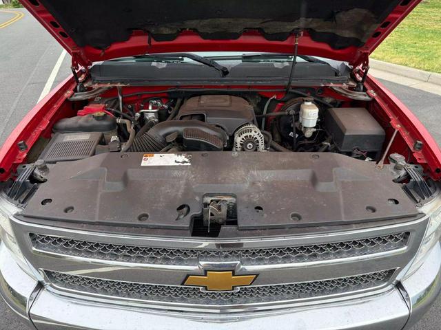 Photo of 2013 Red Chevrolet Silverado 1500