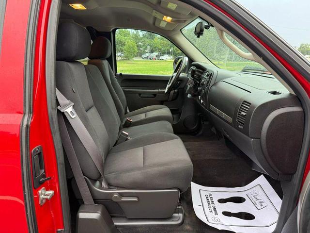 Photo of 2013 Red Chevrolet Silverado 1500