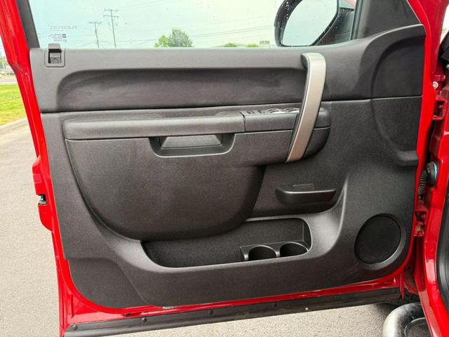 Photo of 2013 Red Chevrolet Silverado 1500