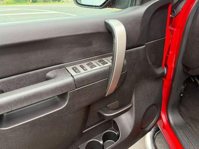 Photo of 2013 Red Chevrolet Silverado 1500