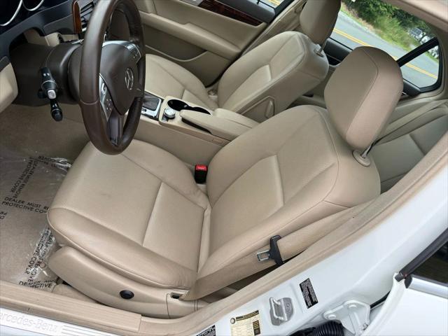 Photo of 2014 White Mercedes-Benz C-Class