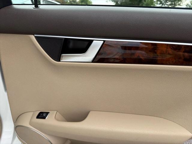 Photo of 2014 White Mercedes-Benz C-Class