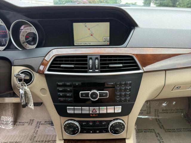 Photo of 2014 White Mercedes-Benz C-Class