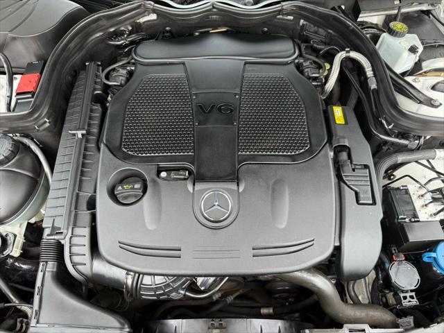 Photo of 2014 White Mercedes-Benz C-Class