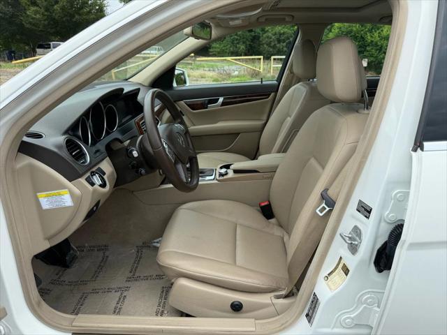 Photo of 2014 White Mercedes-Benz C-Class