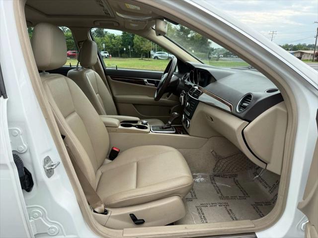 Photo of 2014 White Mercedes-Benz C-Class