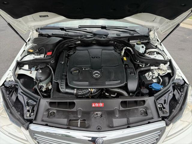 Photo of 2014 White Mercedes-Benz C-Class