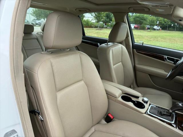 Photo of 2014 White Mercedes-Benz C-Class