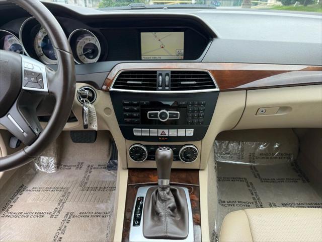Photo of 2014 White Mercedes-Benz C-Class