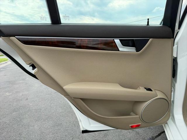 Photo of 2014 White Mercedes-Benz C-Class