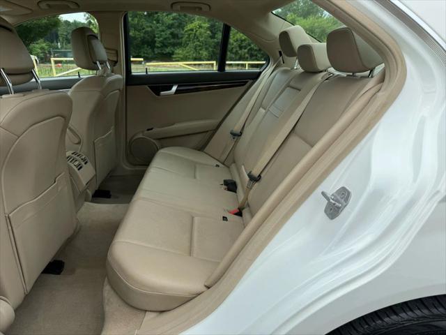 Photo of 2014 White Mercedes-Benz C-Class