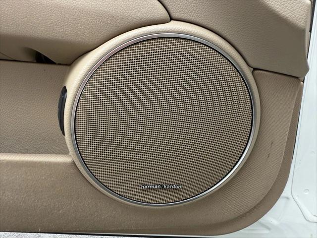 Photo of 2014 White Mercedes-Benz C-Class