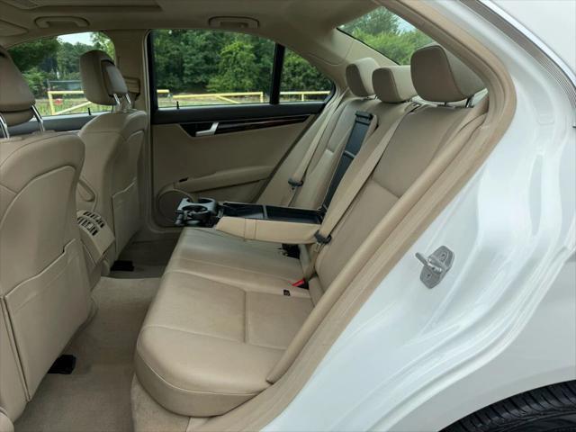 Photo of 2014 White Mercedes-Benz C-Class