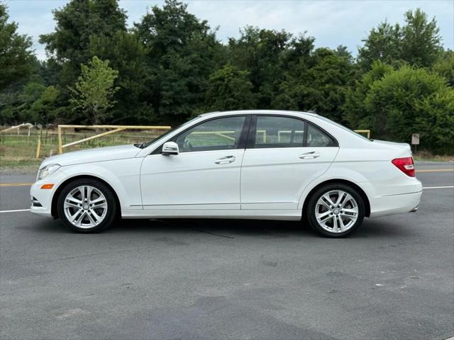 Photo of 2014 White Mercedes-Benz C-Class