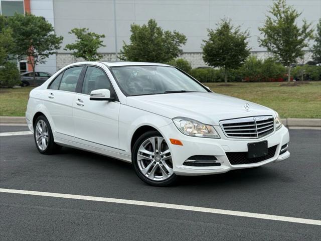 Photo of 2014 White Mercedes-Benz C-Class
