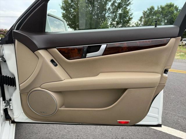 Photo of 2014 White Mercedes-Benz C-Class