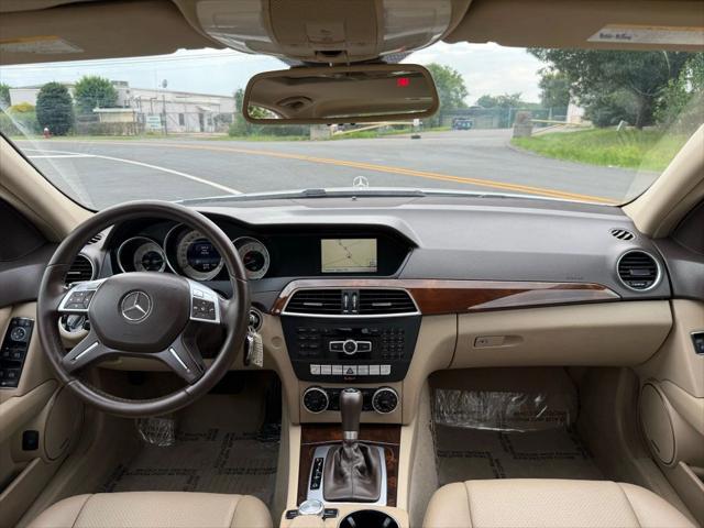 Photo of 2014 White Mercedes-Benz C-Class