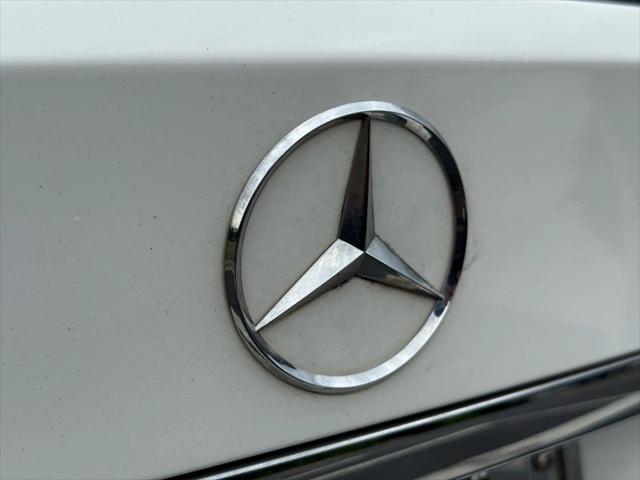 Photo of 2014 White Mercedes-Benz C-Class