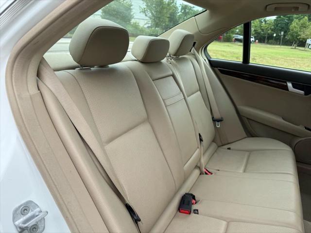 Photo of 2014 White Mercedes-Benz C-Class