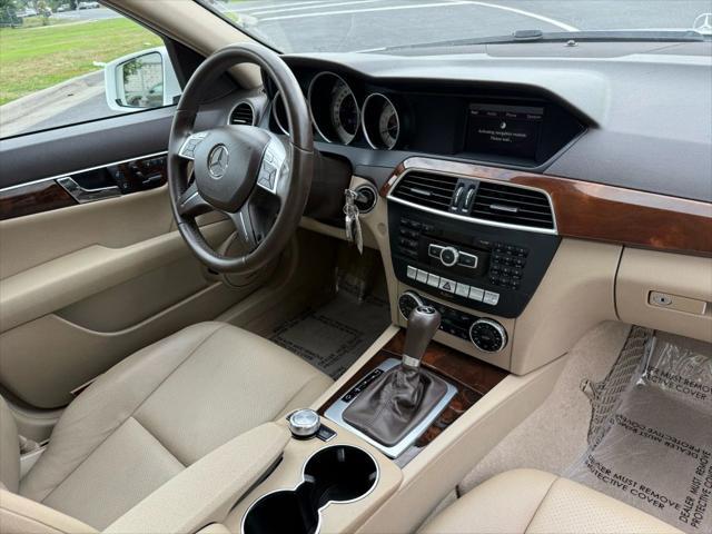 Photo of 2014 White Mercedes-Benz C-Class