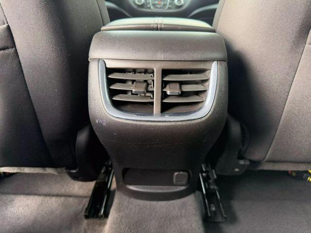Photo of 2018 White Chevrolet Malibu