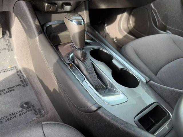 Photo of 2018 White Chevrolet Malibu