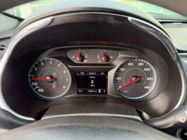 Photo of 2018 White Chevrolet Malibu