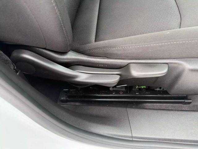 Photo of 2018 White Chevrolet Malibu