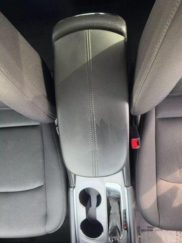 Photo of 2018 White Chevrolet Malibu