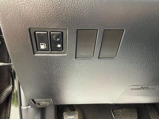 Photo of 2006 Black Toyota Avalon