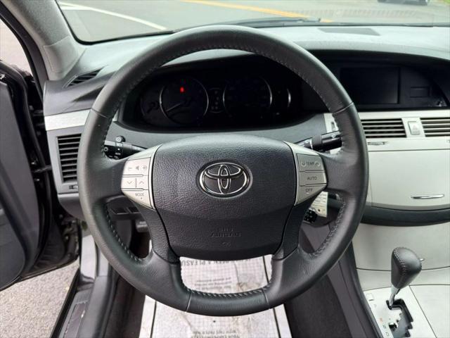 Photo of 2006 Black Toyota Avalon