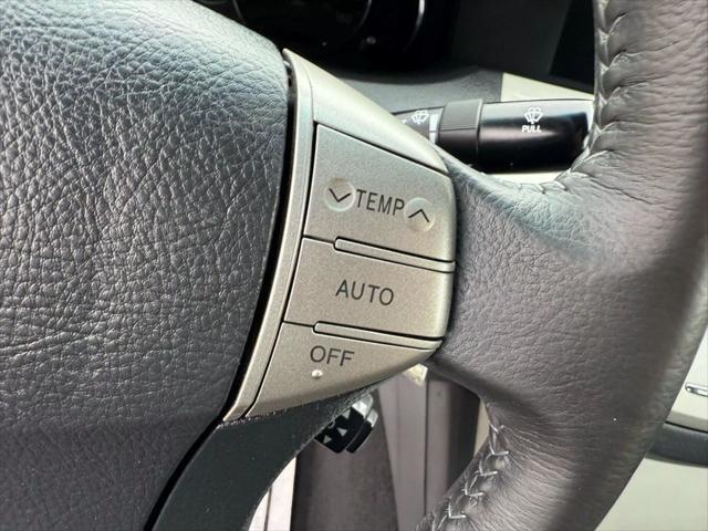 Photo of 2006 Black Toyota Avalon