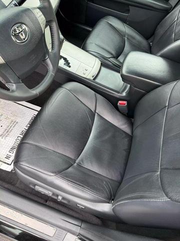 Photo of 2006 Black Toyota Avalon
