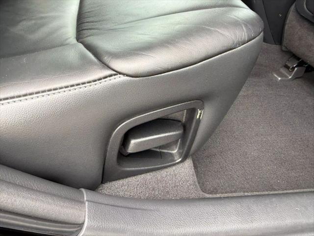 Photo of 2006 Black Toyota Avalon