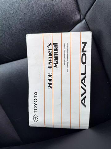 Photo of 2006 Black Toyota Avalon